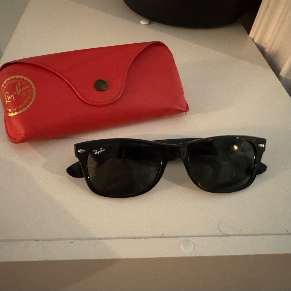 Ray-Ban Tortoise New Wayfarer Sunglasses with Bold Red Case